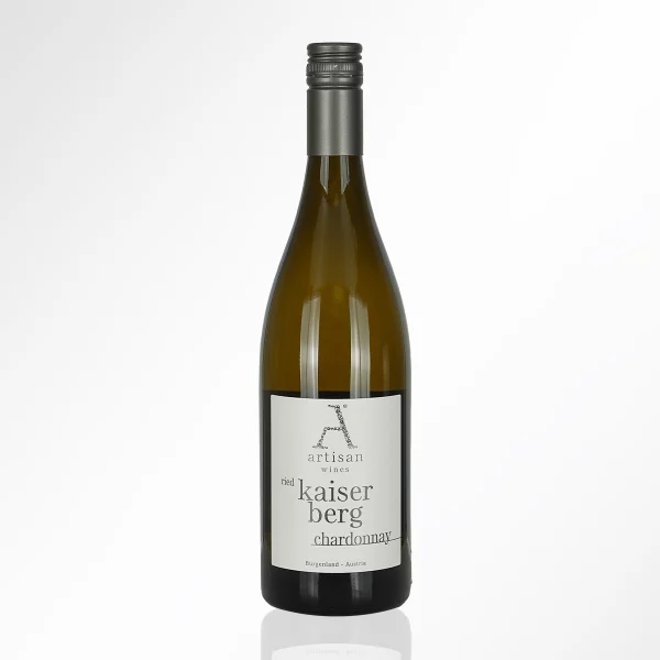 Eine Flasche Ried Kaiserberg Chardonnay 2020 vom Weingut Artisan Wines.