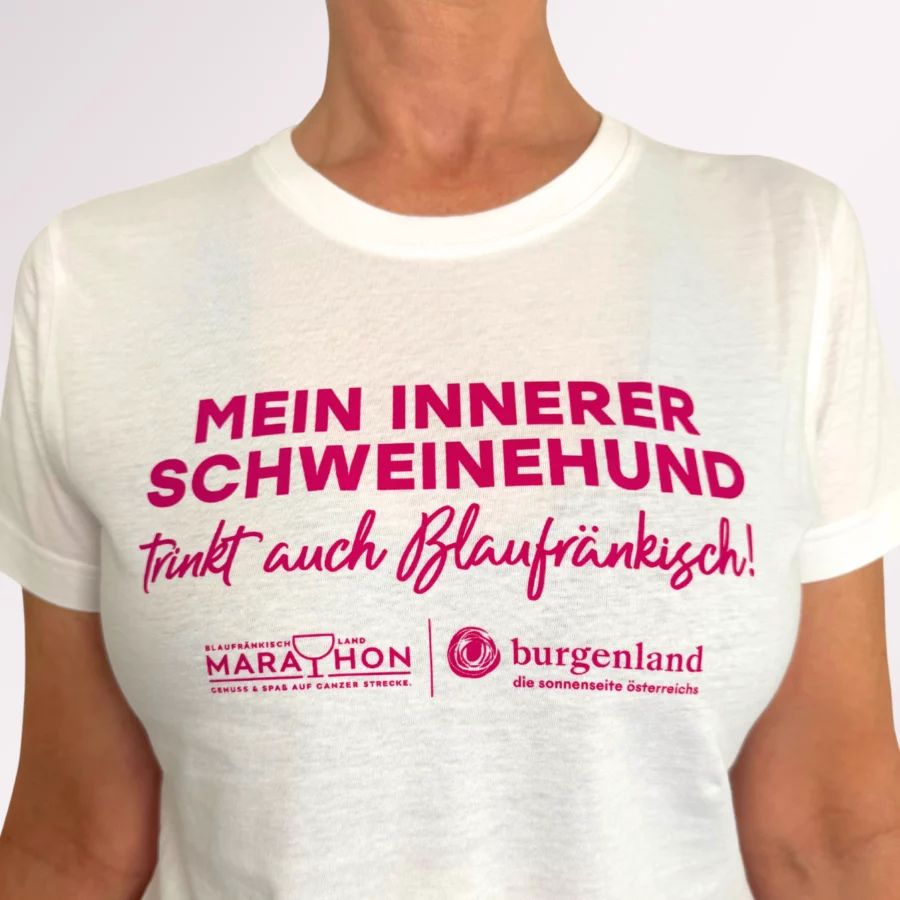 Weißes Damen T-Shirt mit Aufschrift "Mein innerer Schweinehund trinkt auch Blaufränkisch!"